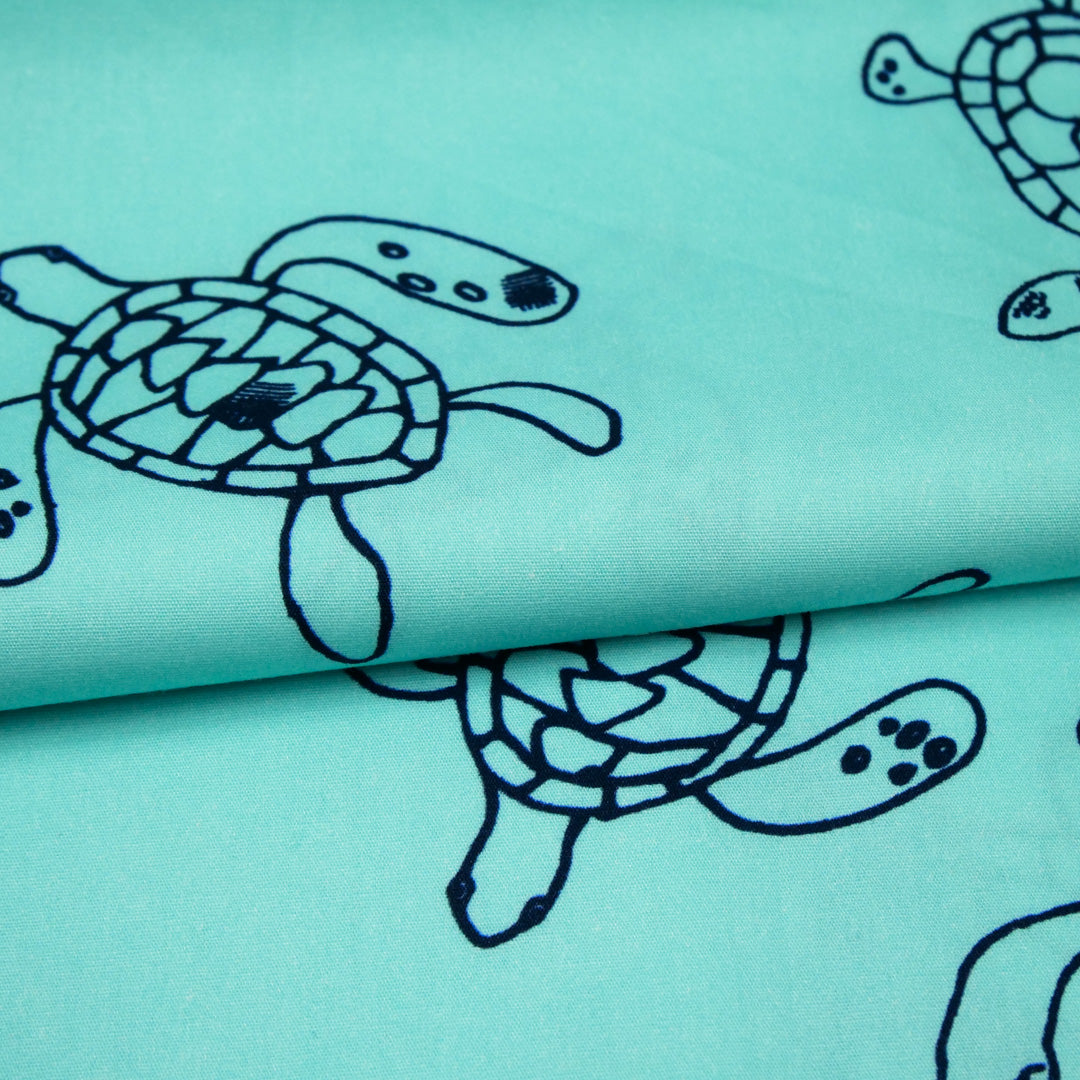JUSTIN AND JUSTINE - COTTON POPLIN PRINTS - SEA TURTLESTRES