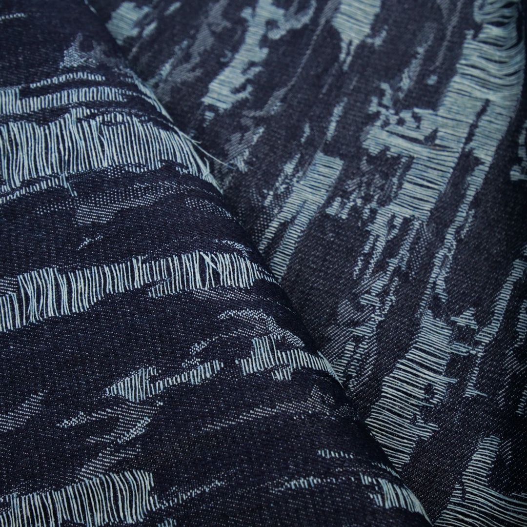 TRUE BLUE - DISTRESSED DENIM