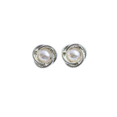 WOVEN WITH PEARL CENTER BUTTON 20MM