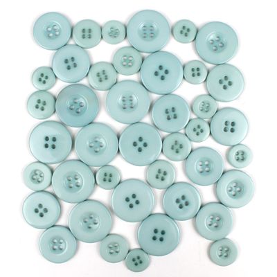 BOX OF BUTTONS 32G