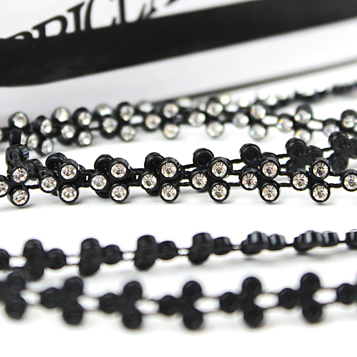 TRIM 3 RHINESTONE DESIGN 6MM