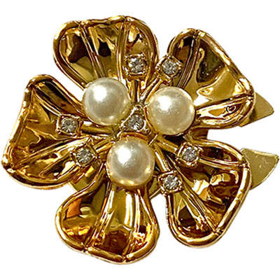 RHINESTONE AND PEARL FLOWER BUTTON COVER